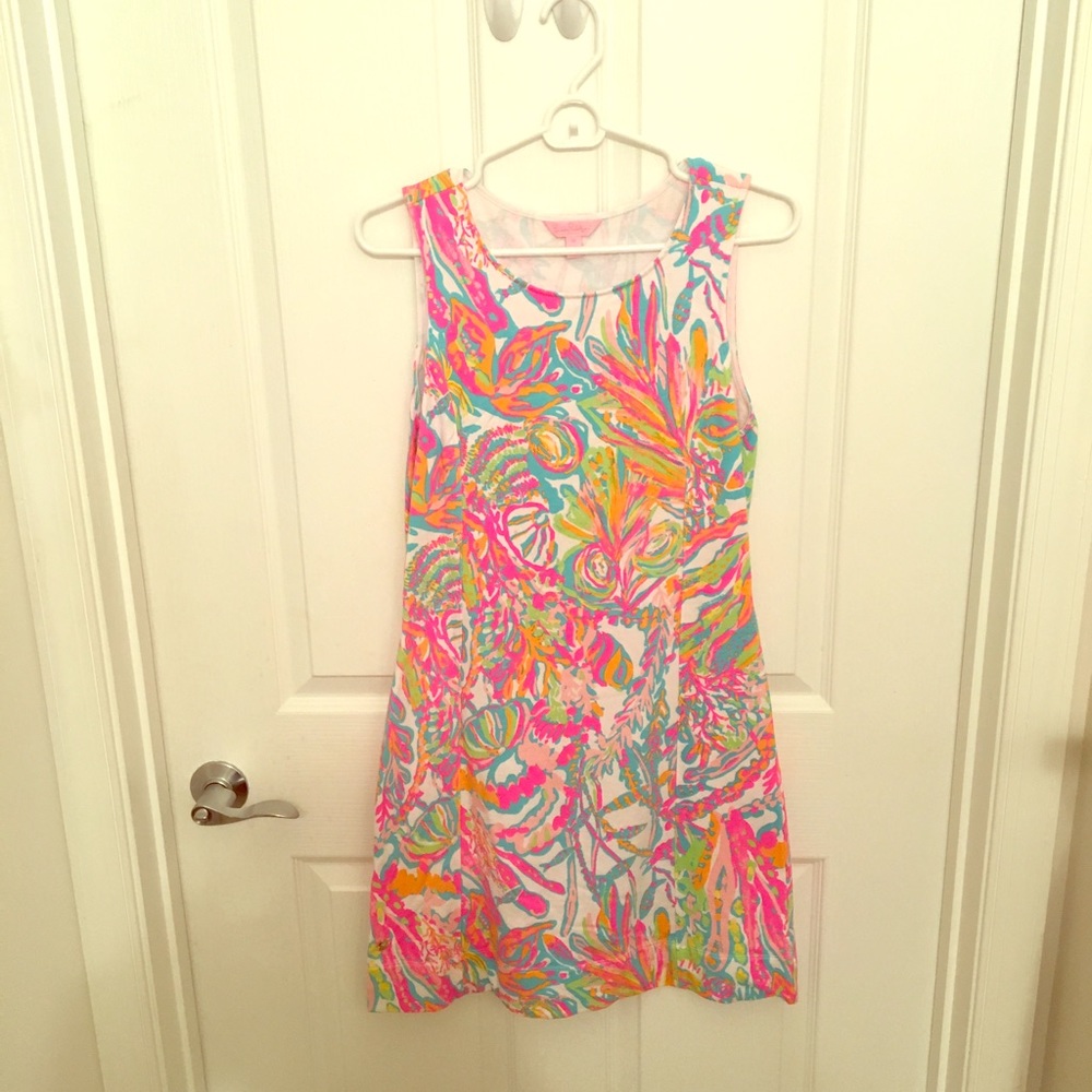 LILLY PULITZER key-hole back dress! ❤️🌴
