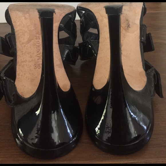 Manolo Blahnik patent leather heels. - Picture 5 of 8