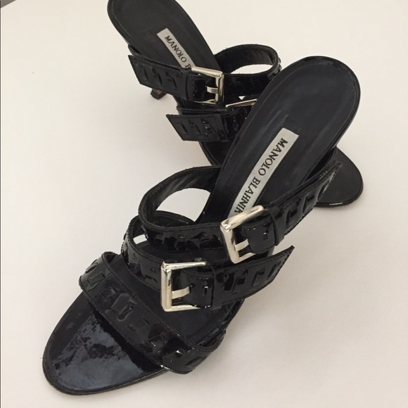 Manolo Blahnik patent leather heels. - Picture 2 of 8