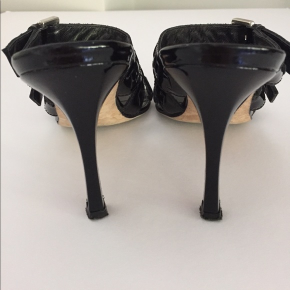 Manolo Blahnik patent leather heels. - Picture 4 of 8