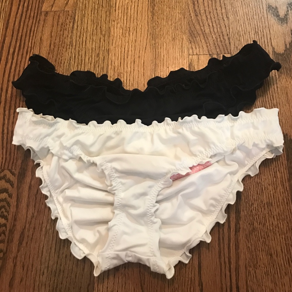 Bundle of white and black ruffle cheeky
