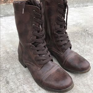 Stylish combat boots brown