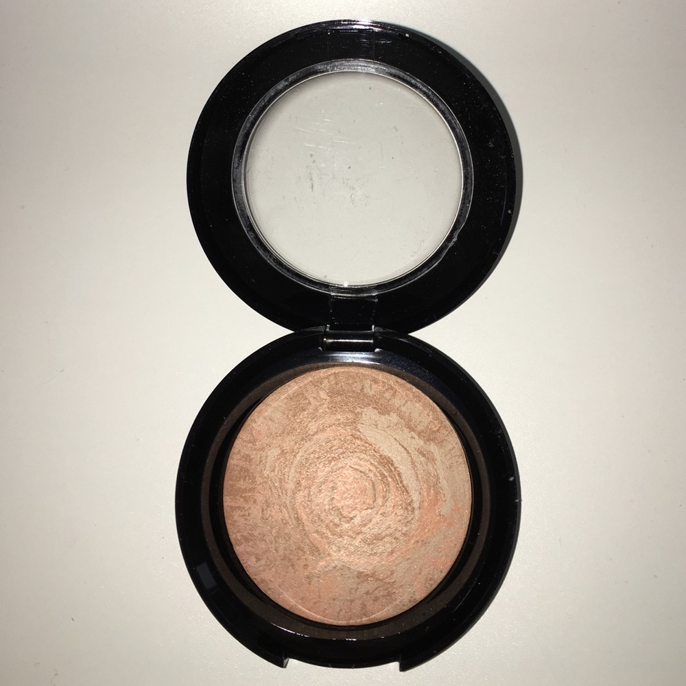 Bronzer