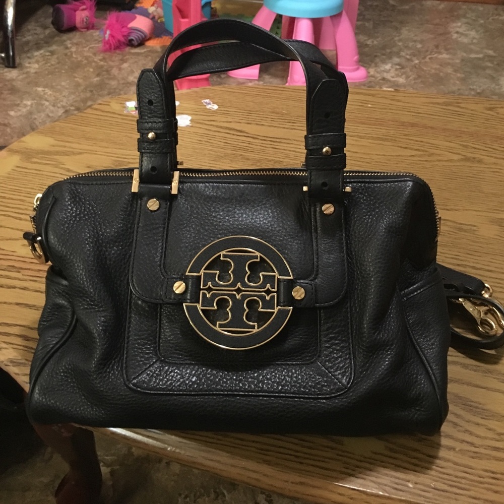 Tory Burch handbag with cross body strap drop
