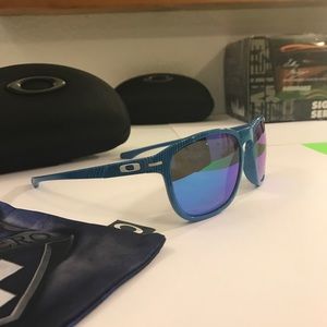 Oakley Enduro