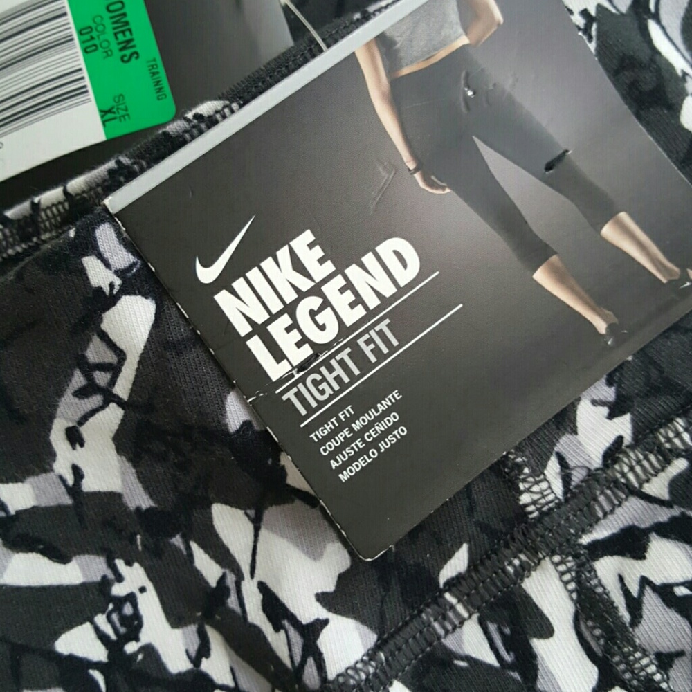 NIKE CAPRI BR NEW!!!