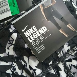 NIKE CAPRI BR NEW!!!