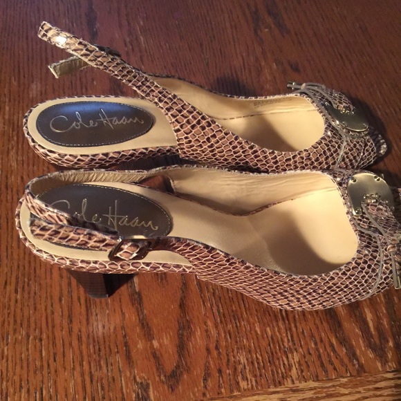 Cole Haan Pumps 👡. Practically Brand New w/o Box - Picture 2 of 7