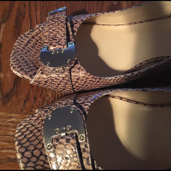 Cole Haan Pumps 👡. Practically Brand New w/o Box - Picture 5 of 7
