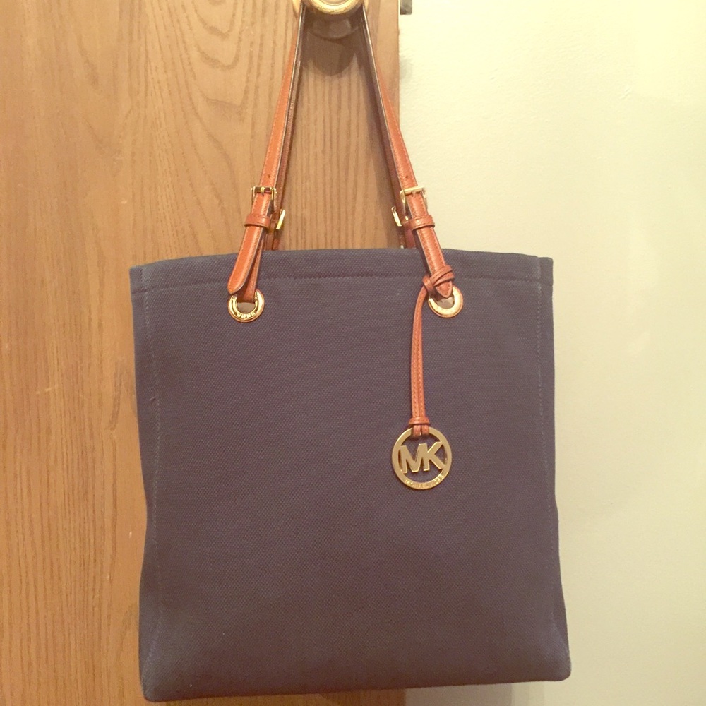 Sale!! Navy Michael Kohrs purse
