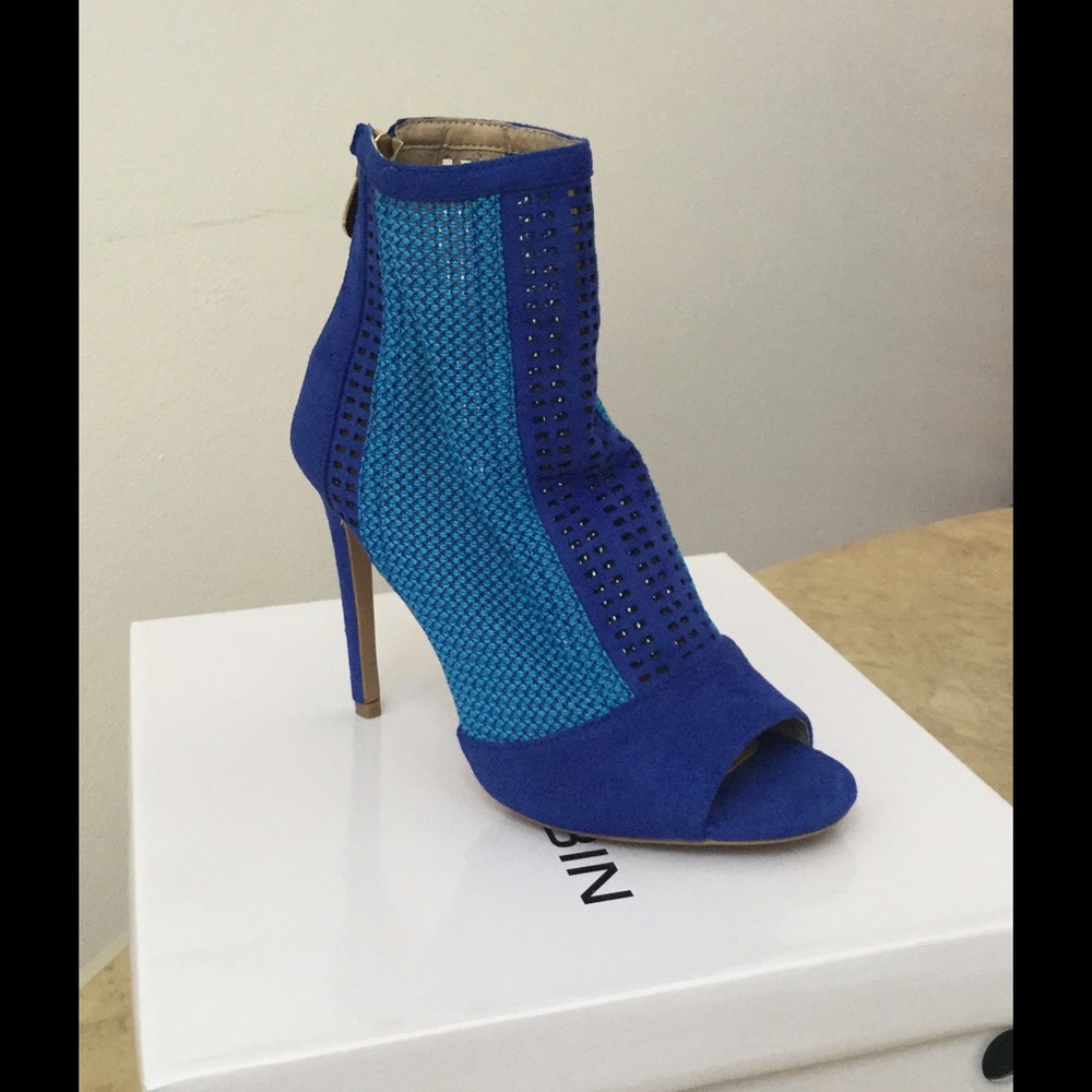 🚨LAST ONE🚨 SIZE 7🚨 Cape Robbin Net ankle Bootie