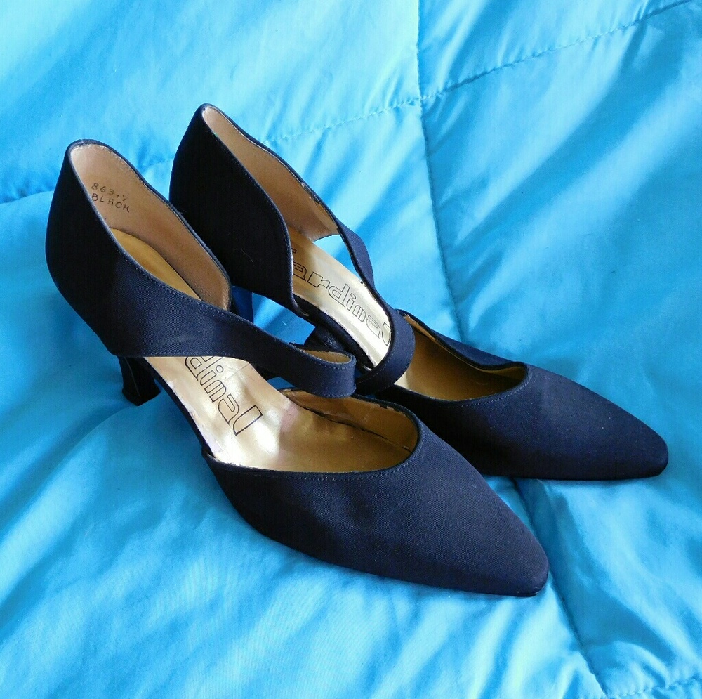 Vintage black kitten heels