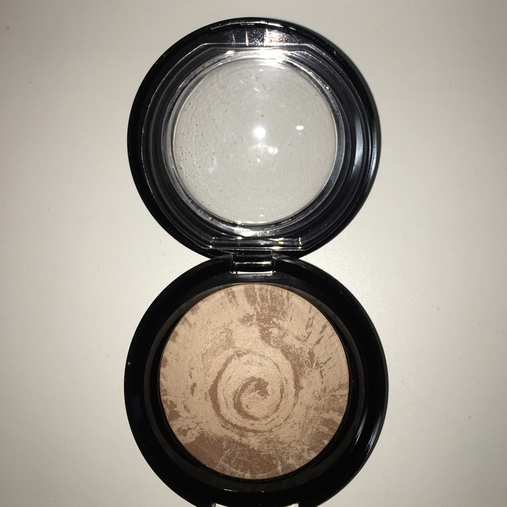 Bronzer