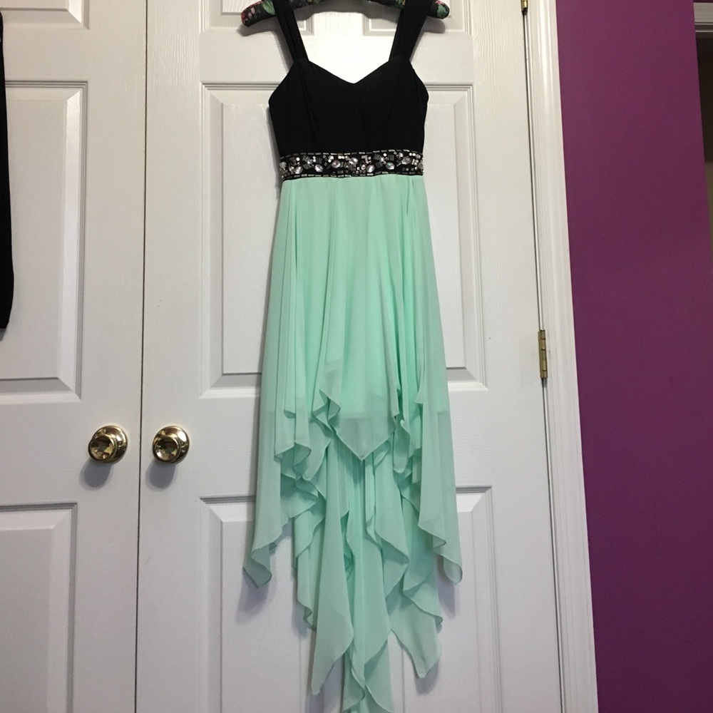 Hi-low Flowing Hoco Dress