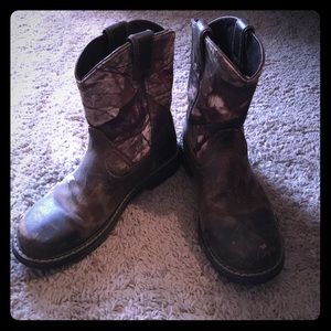 Final PRICE DROP🌷Ariat Western boots Size 5 men's