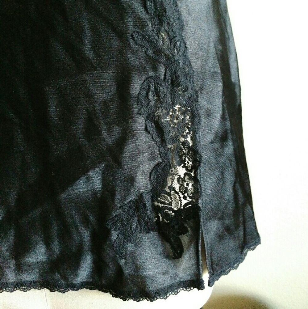Lingerie - Picture 4 of 4