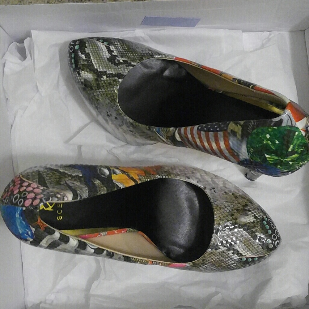 Shoes - Picture 3 of 4