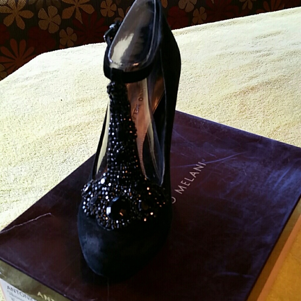 HEIDIOO1 Black LE Medium width