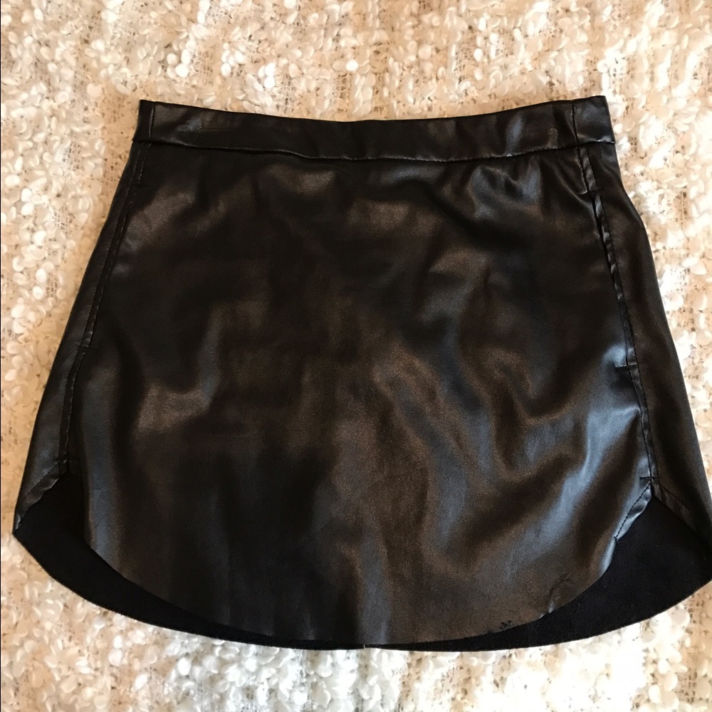 LF leather skirt size 8! Too big on me