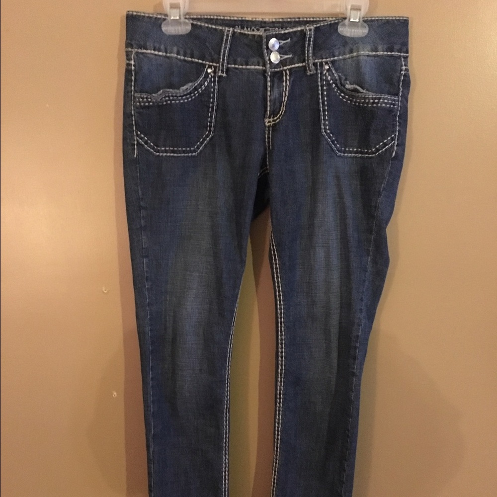 Almost Famous Skinny Jeans, size 9 great condition