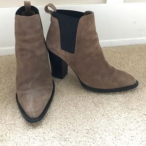 Vince "Edith" Chelsea boots