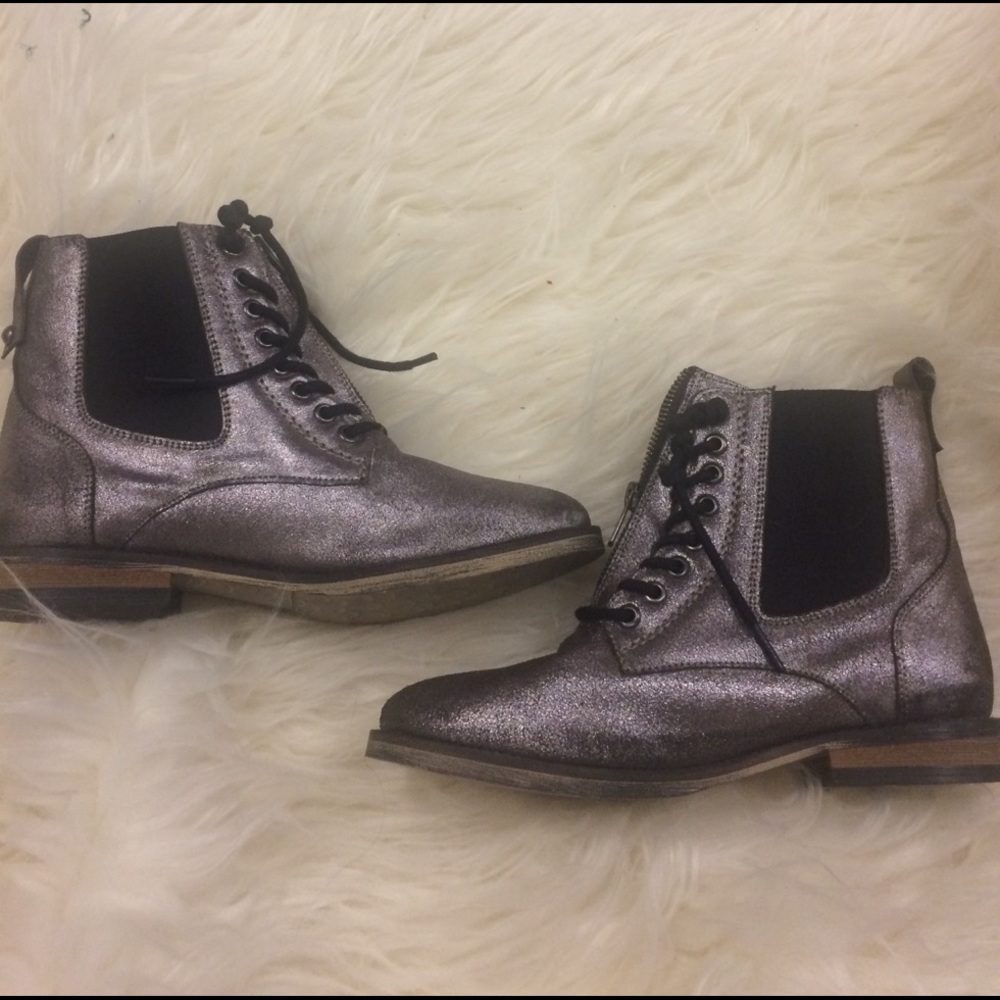 Lace up bootie