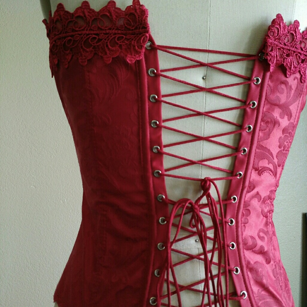 Corset - Picture 4 of 4