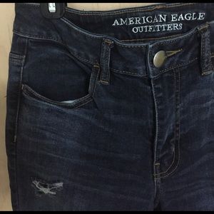 American Eagle High Rise Distressed Jegging