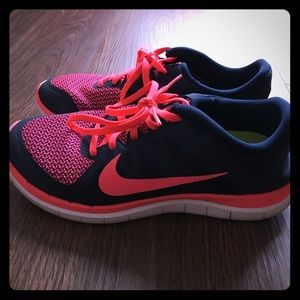 Nike free run 4.0 FREE GIFT WITH PURCHASE