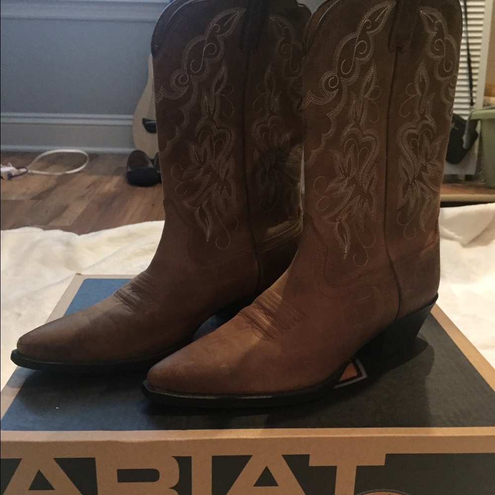 Ariat Heritage Western Leather Cowboy Boots
