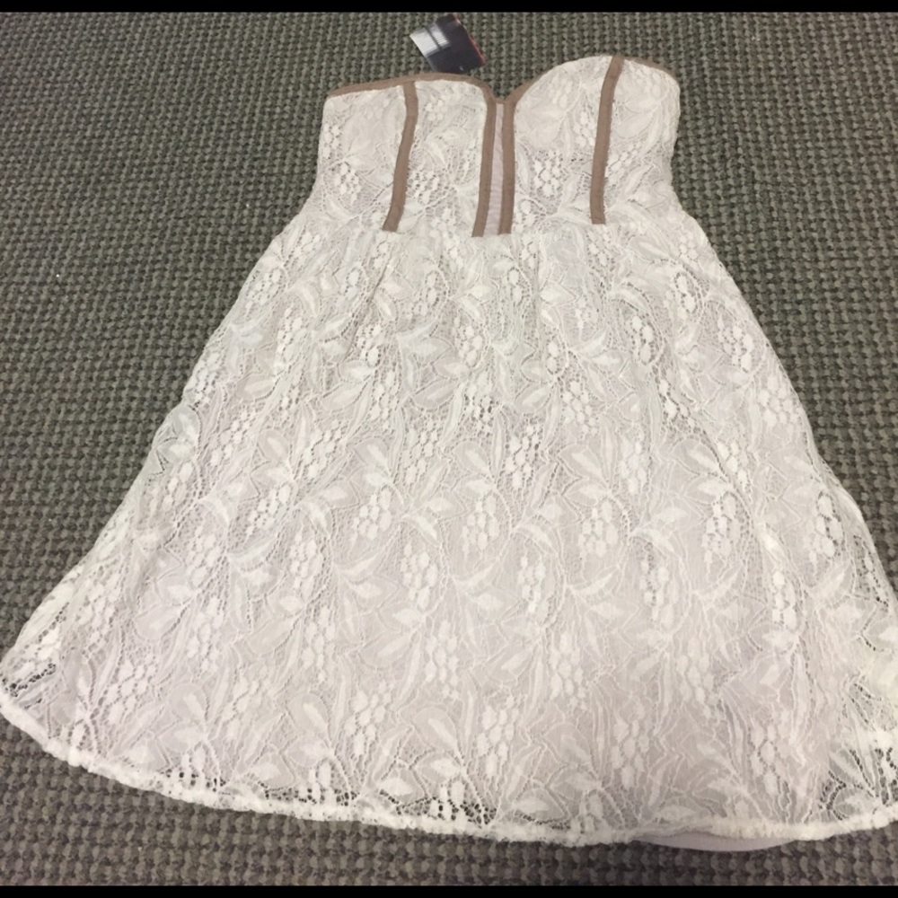 Lace strapless dress size medium
