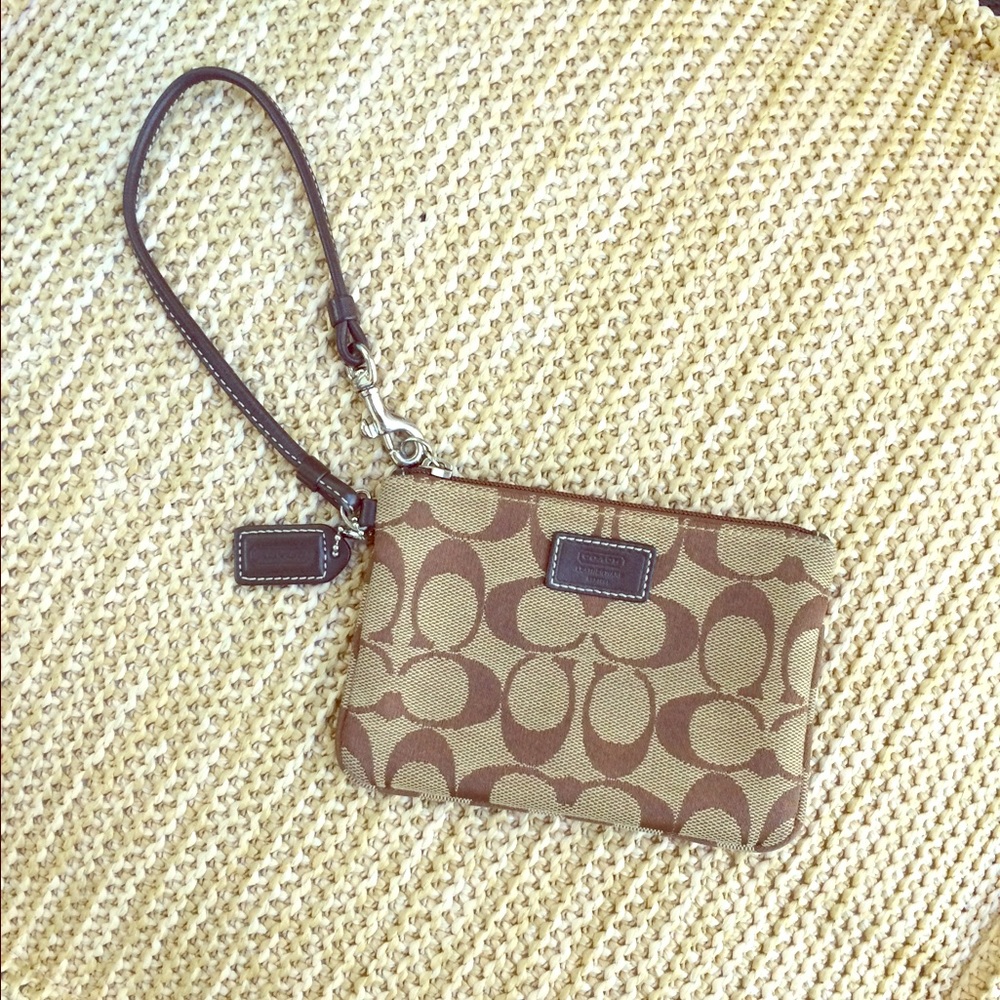 MOVING SALE!! Coach Wristlet