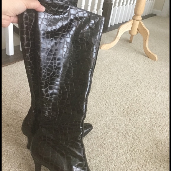 Stuart Weitzman croc boots - Picture 2 of 5