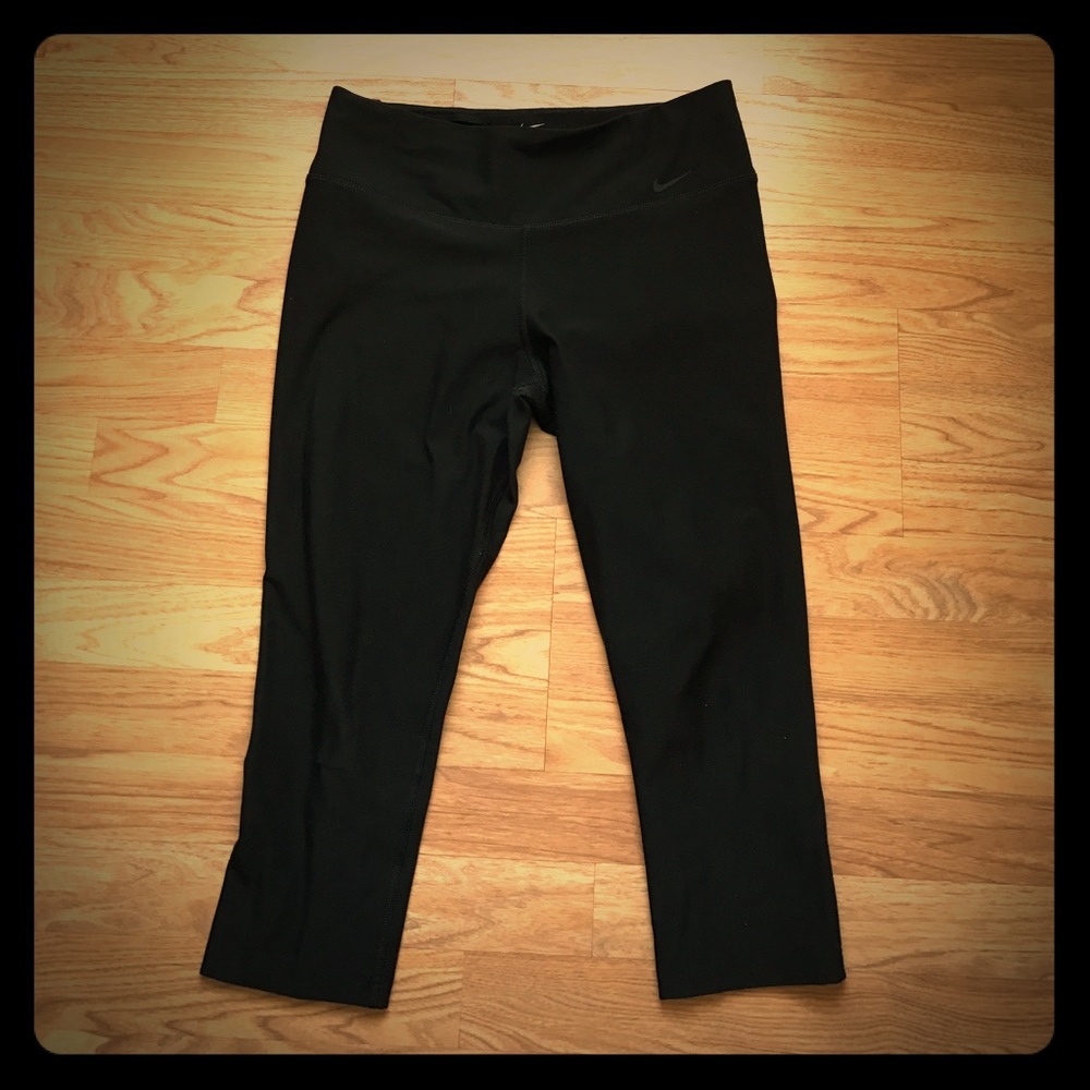 Nike dri-fit capris/crops