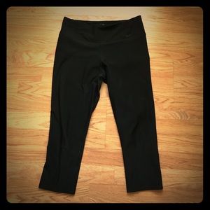Nike dri-fit capris/crops