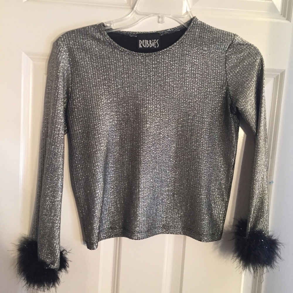 Adorable 90's Silver crop top with fluffy sleeves
