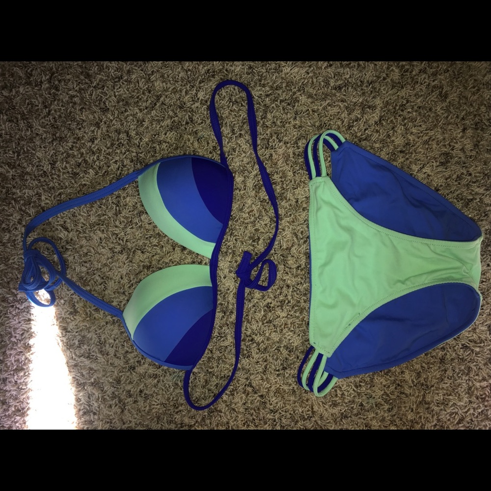 Blue biking with reversible bottoms