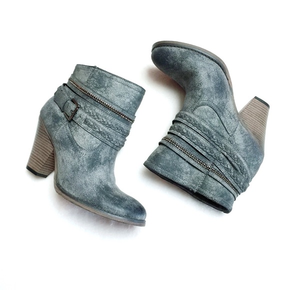 MASSINI Shoes - BRAND NEW. MASSINI BOOTIE 8