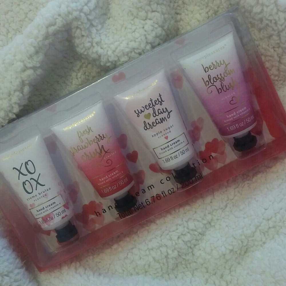 Hand cream set (free gift w/ purchase)