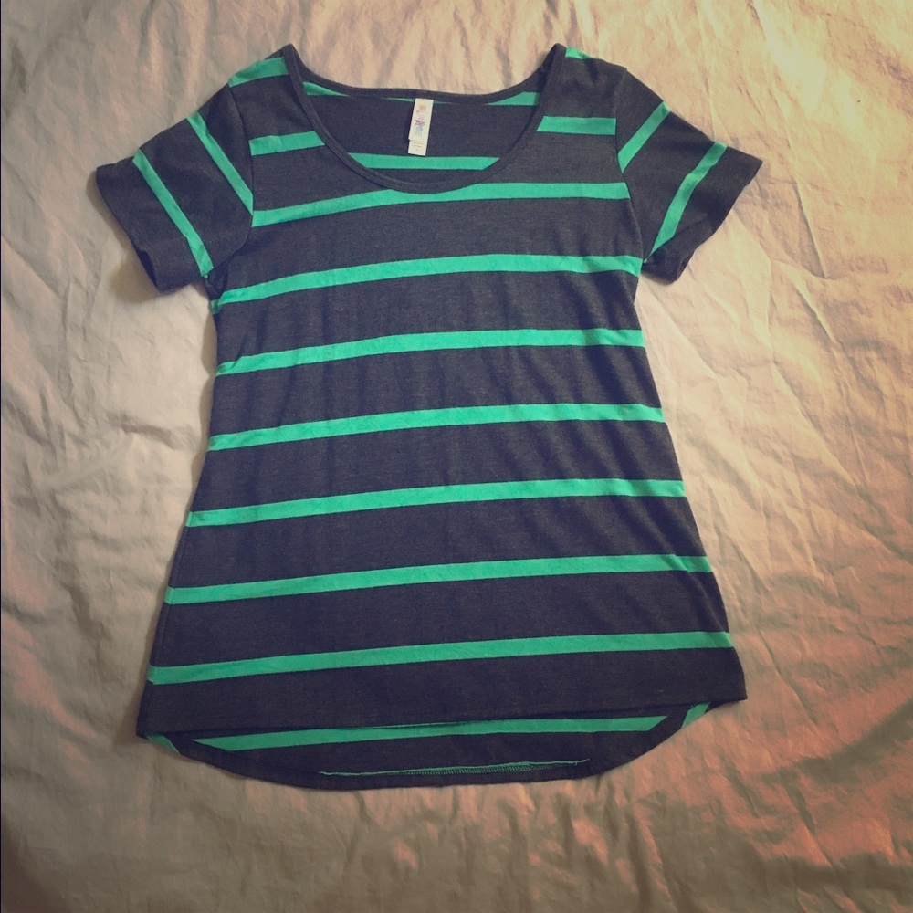 Lularoe classic t, size xs