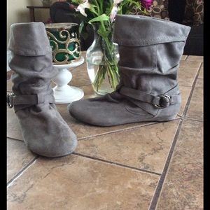 Women's Express slouch booties