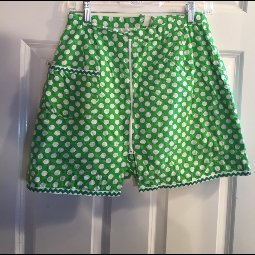 90's does 60's mini skirt