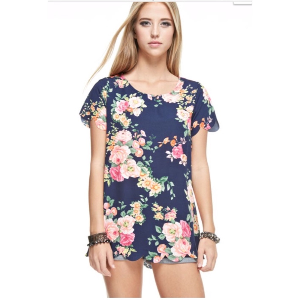 New floral print top❗️Closet Closing❗️ - Picture 4 of 6