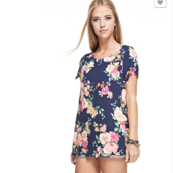 New floral print top❗️Closet Closing❗️ - Picture 6 of 6