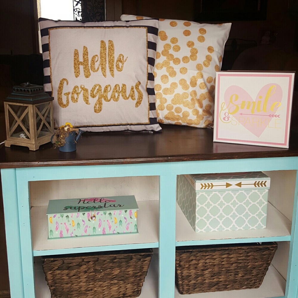 💕 Bundle of Two Beautiful Case Cushion 💕