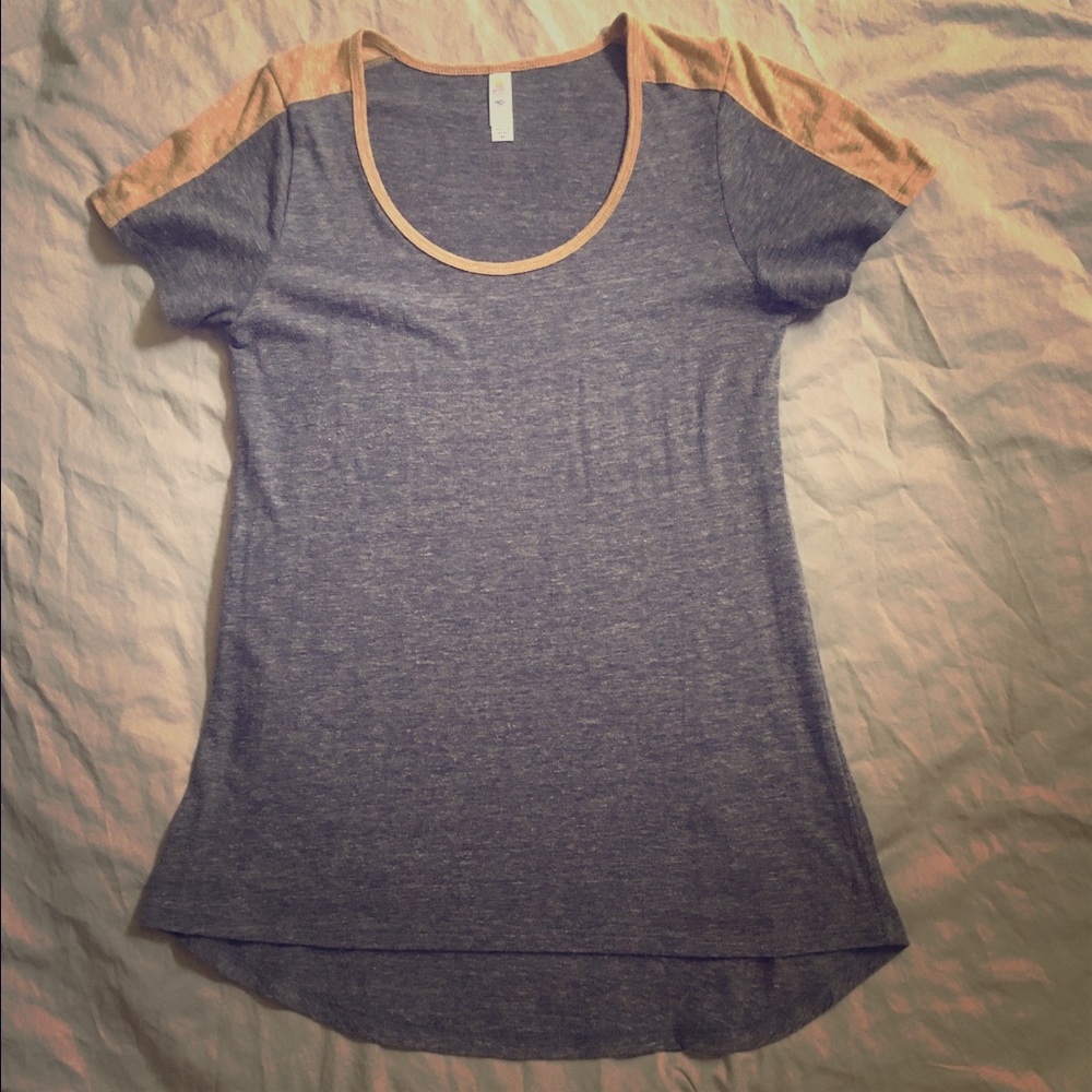 Lularoe classic t, size xs