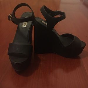 🔥 Steve Madden wedges 🔥