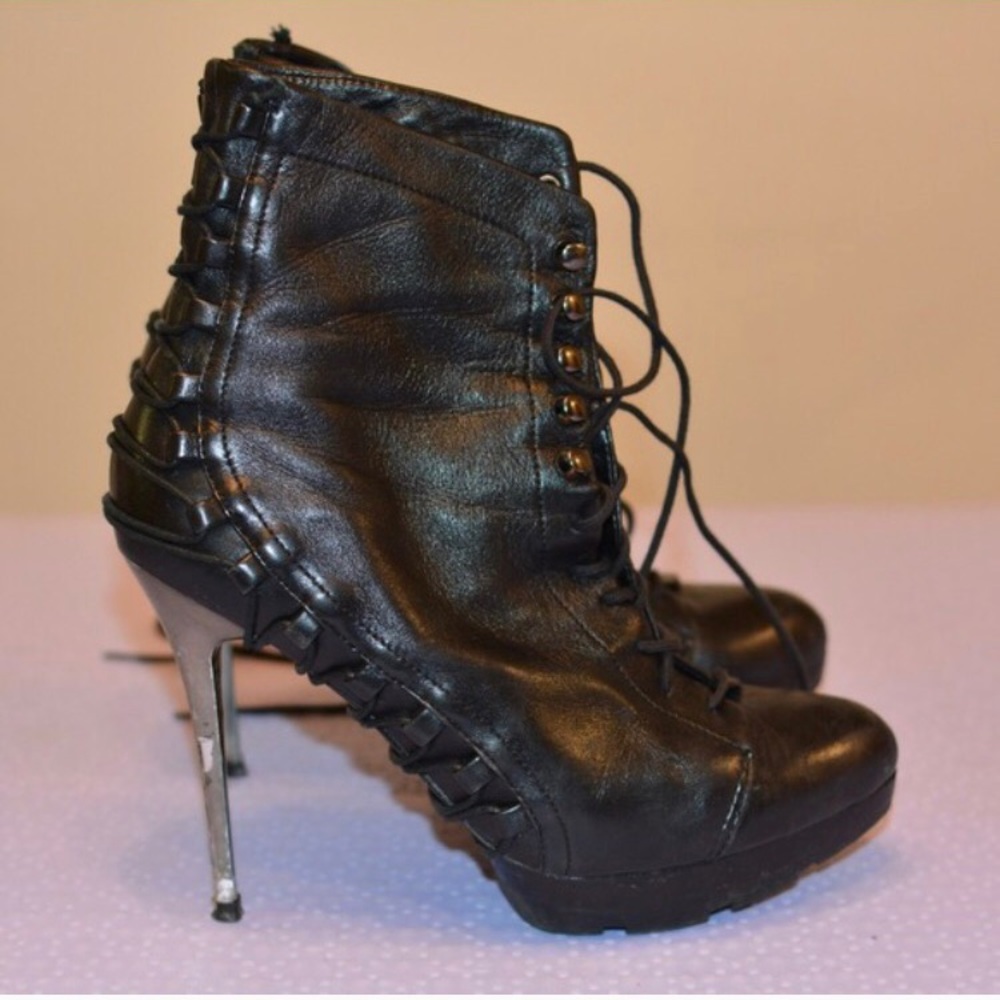 Mea Shadow Femina Black Leather Boots.