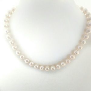 Pearl necklace