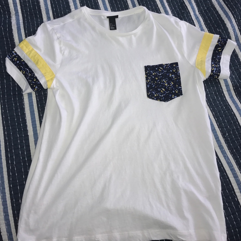 H&M Mens T-Shirt NWOT